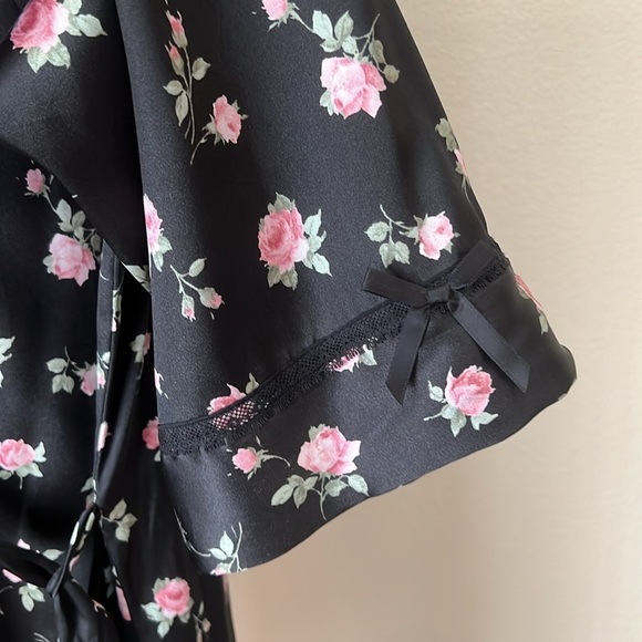 Jonquil In Bloom Floral Robe - Picture 4 of 4